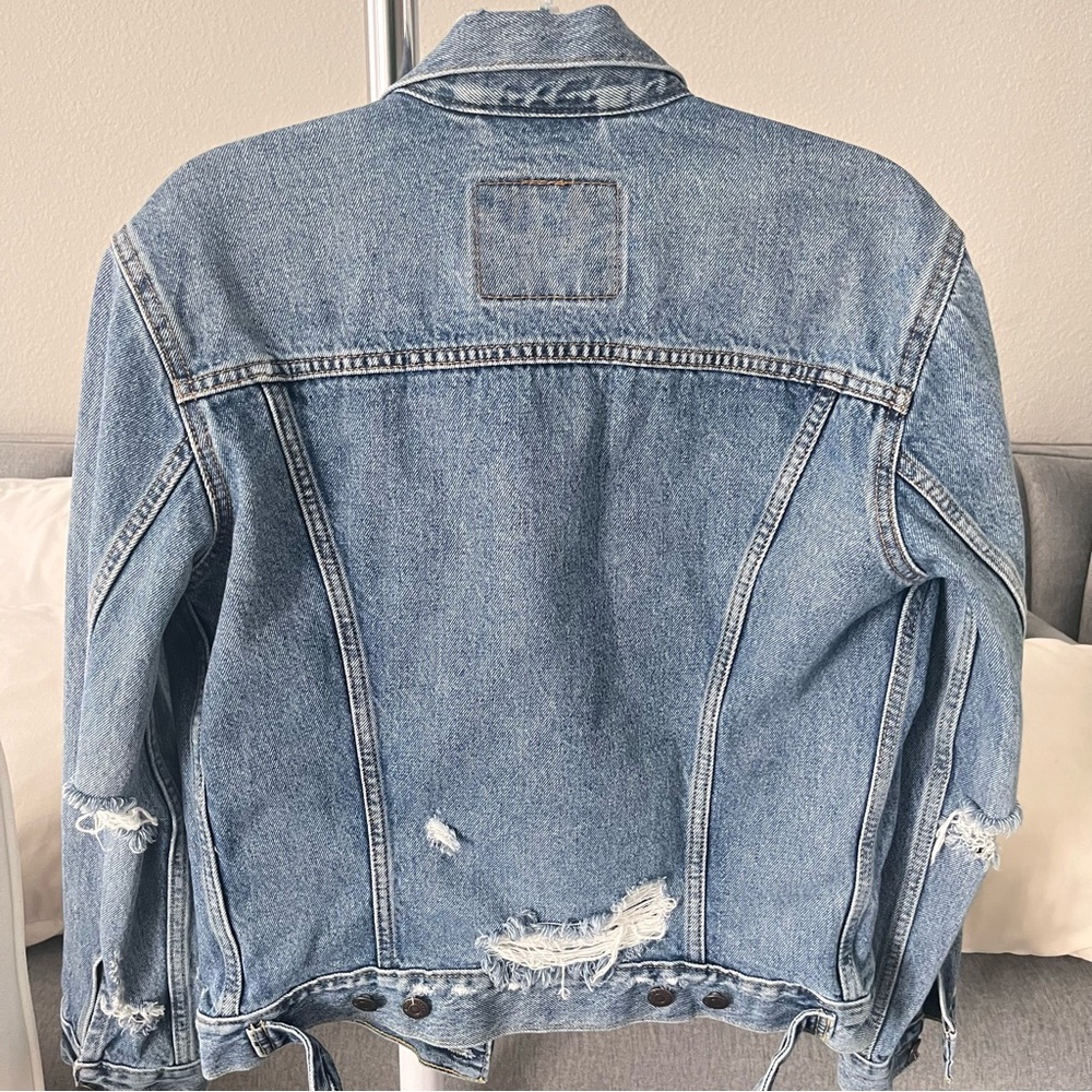 brand new Levi's boyfriend medium wash denim jean jacket - Picture 6 of 8